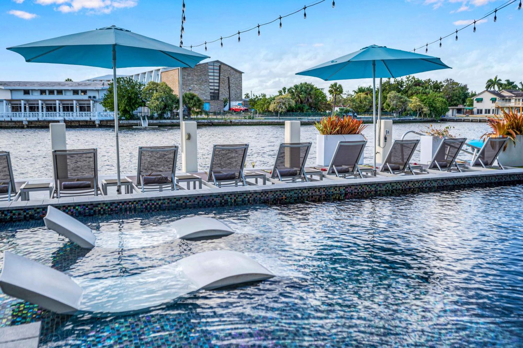 The Modern Castle Canal View Access Rooftop Living Greenhouse Vlllas Fort Lauderdale Zewnętrze zdjęcie